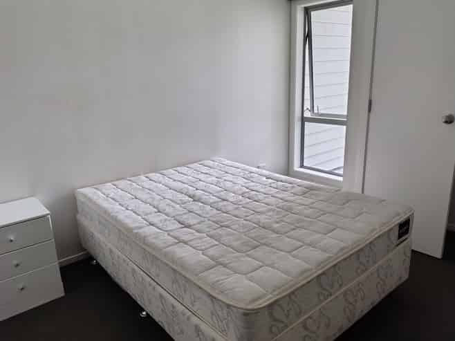 2 (A/113 Knighton Road, Hillcrest