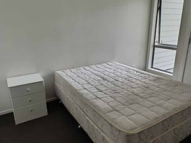 2 (A/113 Knighton Road, Hillcrest