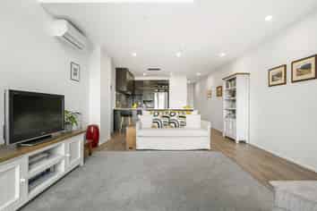 8/18 Karengo Street, Long Bay