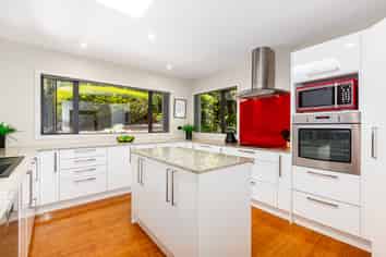 3 Atahu Grove, Tirohanga