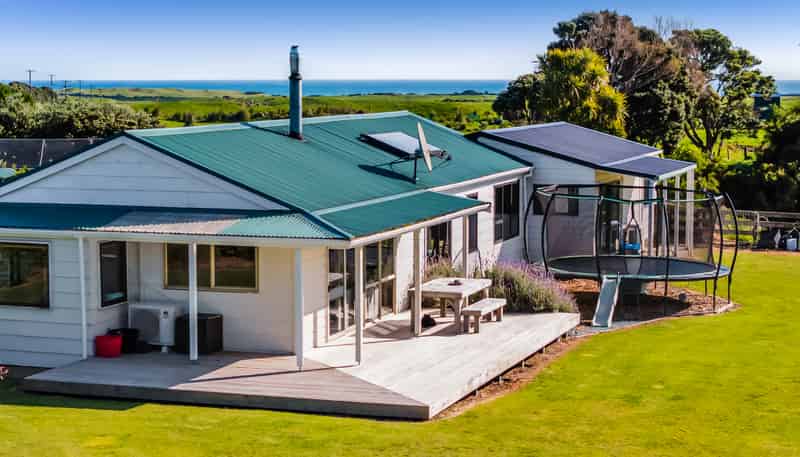189 Namu Road, Opunake