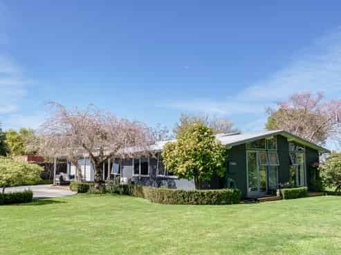 114 Norton Road, Akina