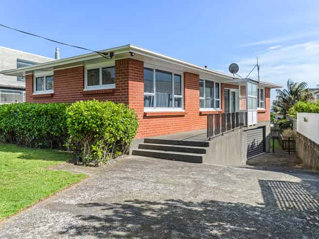 15 McLean Street, Strandon