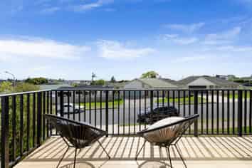 6/8 Baird Street, Howick