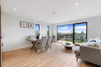 6/8 Baird Street, Howick