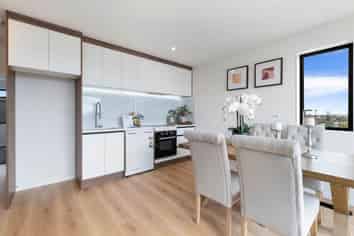 6/8 Baird Street, Howick