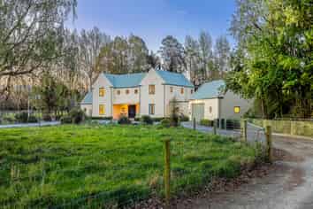 533 Lower Sefton Road, Sefton