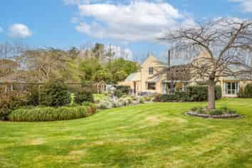 533 Lower Sefton Road, Sefton