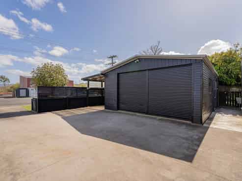 210 South Highway West, Whitianga