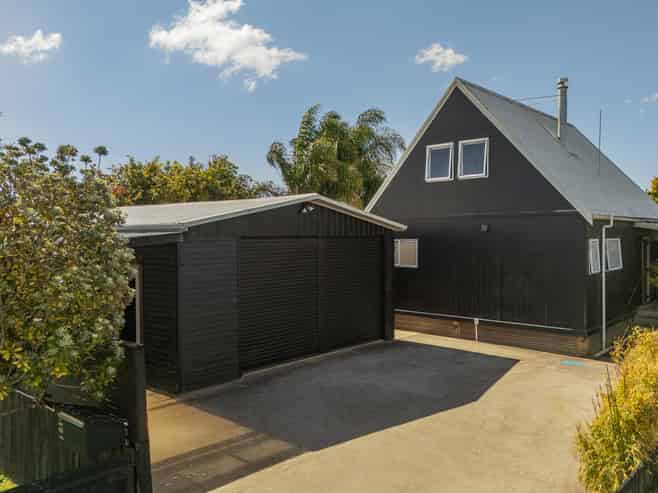 210 South Highway West, Whitianga