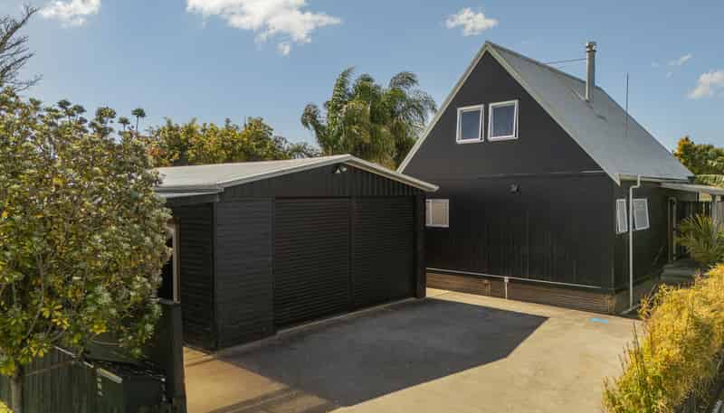 210 South Highway West, Whitianga