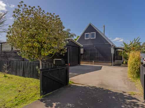 210 South Highway West, Whitianga