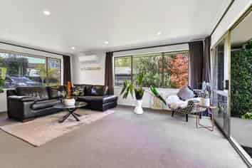 12 McLaren Place, Chedworth