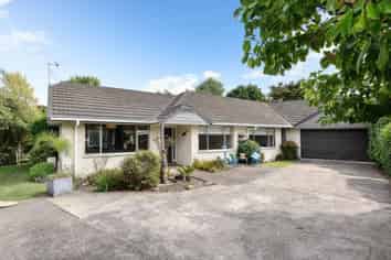 12 McLaren Place, Chedworth