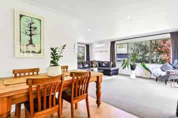 12 McLaren Place, Chedworth