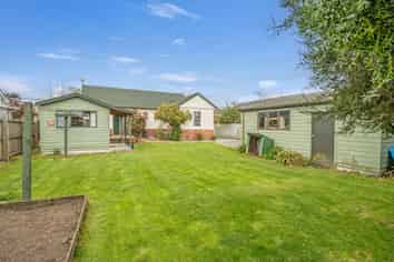 8 Bampton Street, Dallington