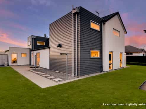 16 Riverbank Road, Northwood