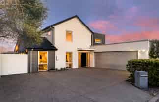 16 Riverbank Road, Northwood