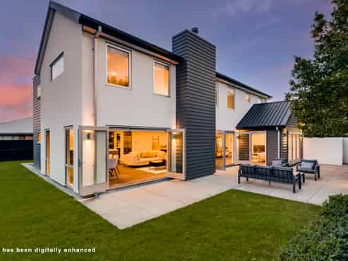 16 Riverbank Road, Northwood