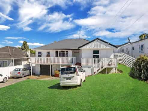 233 Great South Road, Manurewa