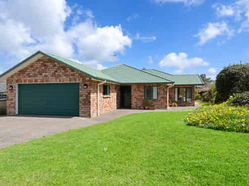 52 Kath Hopper Drive, Orewa