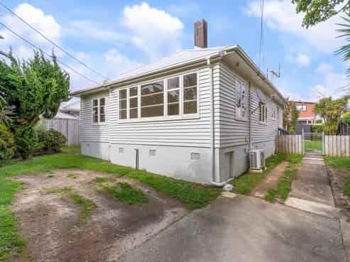48 Premier Avenue, Point Chevalier
