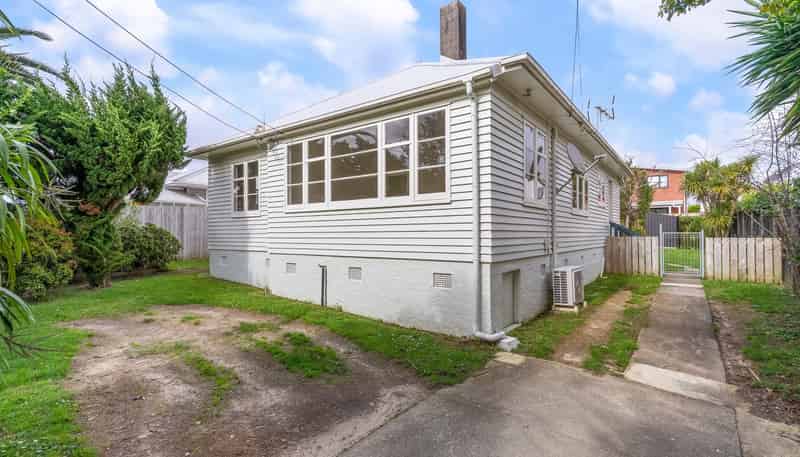 48 Premier Avenue, Point Chevalier