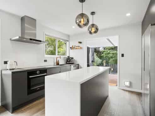 28 Castleton Street, Birkdale