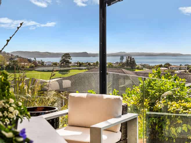21 Woodridge Drive, Stanmore Bay