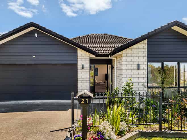 21 Woodridge Drive, Stanmore Bay