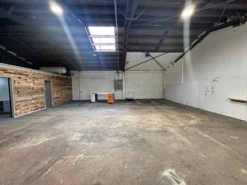 Rear Warehouse for lease