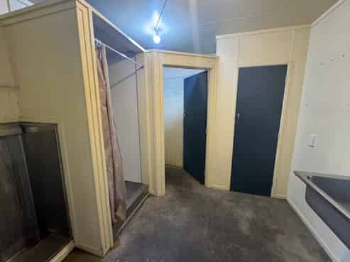 Rear Warehouse for lease