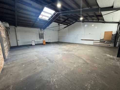 Rear Warehouse for lease
