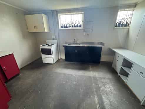 Rear Warehouse for lease