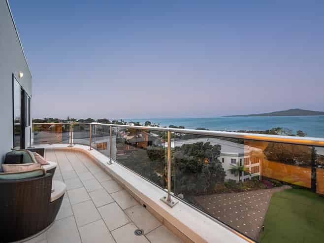 6B/173 Hurstmere Road, Takapuna