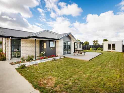 8 Henty Lane, Marton