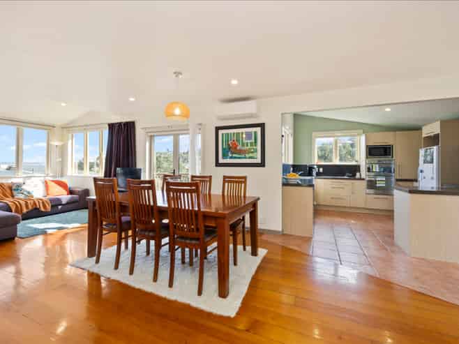 93 Island Bay Road, Beach Haven