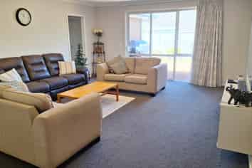 18 Poulson Grove, Trentham