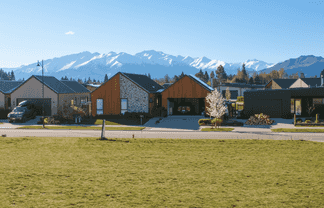 10 Doug Ledgerwood Drive, Wanaka