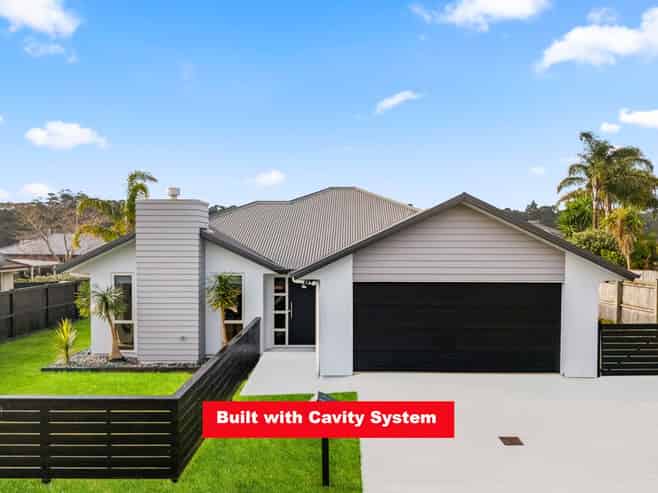 18 Huntington Park Drive, Greenhithe