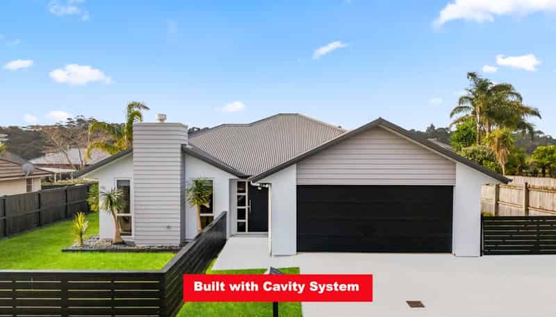 18 Huntington Park Drive, Greenhithe