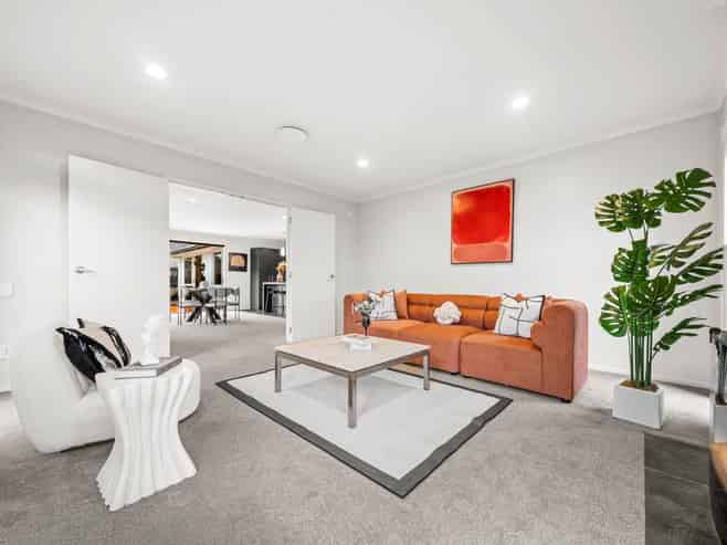 18 Huntington Park Drive, Greenhithe