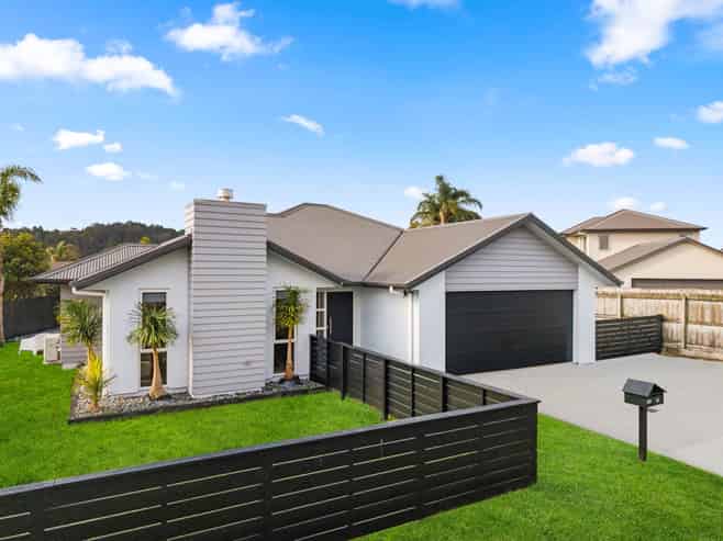 18 Huntington Park Drive, Greenhithe