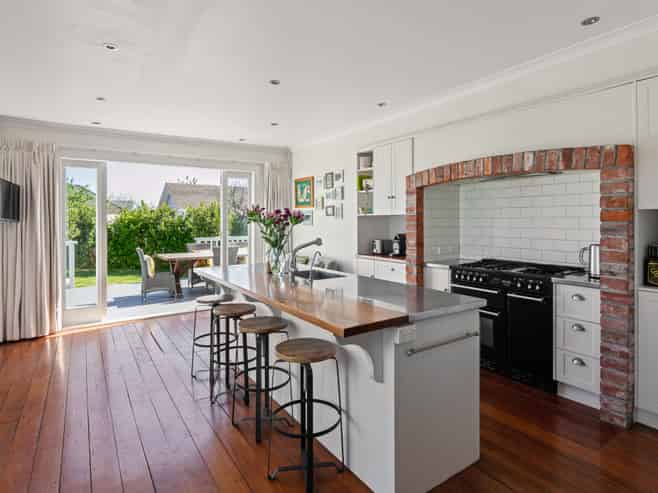 64 Russell Street, Whataupoko