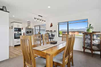 61 Percy Kinsman Crescent, Riverstone Terraces