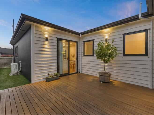 8 Koroheke Road, Takanini