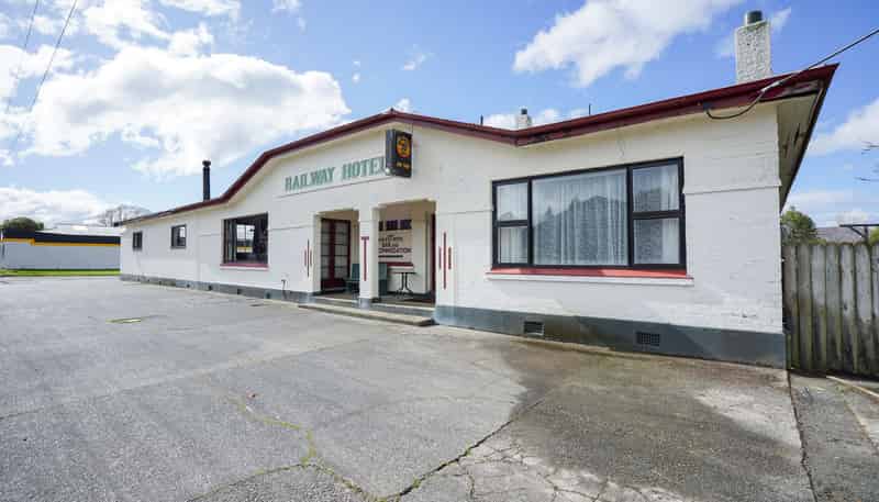76 King & 143 Main Streets, Otautau