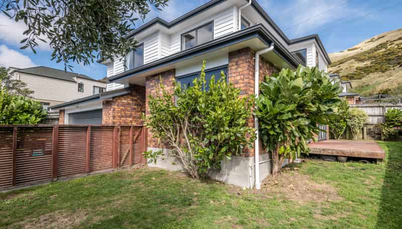 68 Erlestoke Crescent, Churton Park
