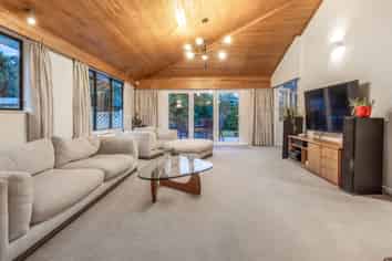 21 Matai Road, RAUMATI SOUTH