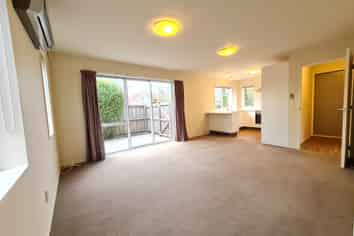 2/672 Ferry Road, Woolston